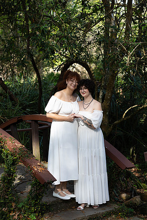 baduffy-260315-Tea & Taryn Engagement -5698-magic forest on stairs